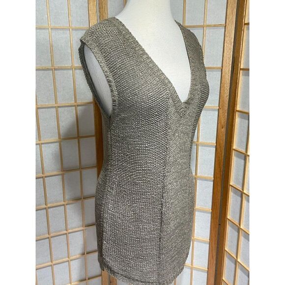 Cyrus Med Sleeveless Sweater â - Picture 10 of 13